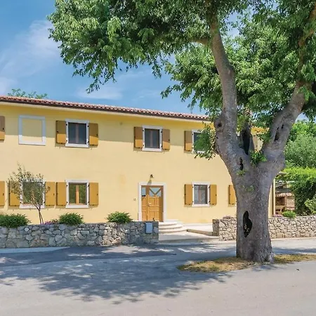 Villa In With Swimming Pool